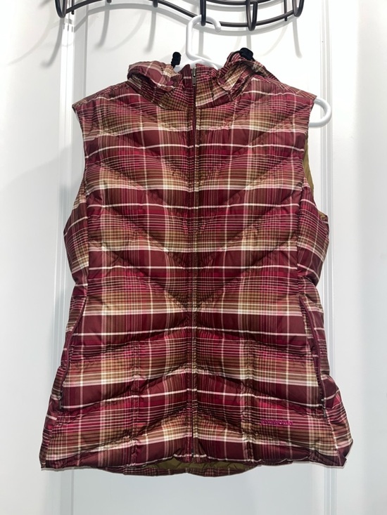 Patagonia Jackets & Blazers - Patagonia Down with it plaid vest Women Medium Goose Down Puffer Sherpa Hooded